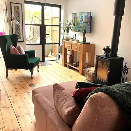 Our Beautifully Renovated Home Чичестър Екстериор снимка