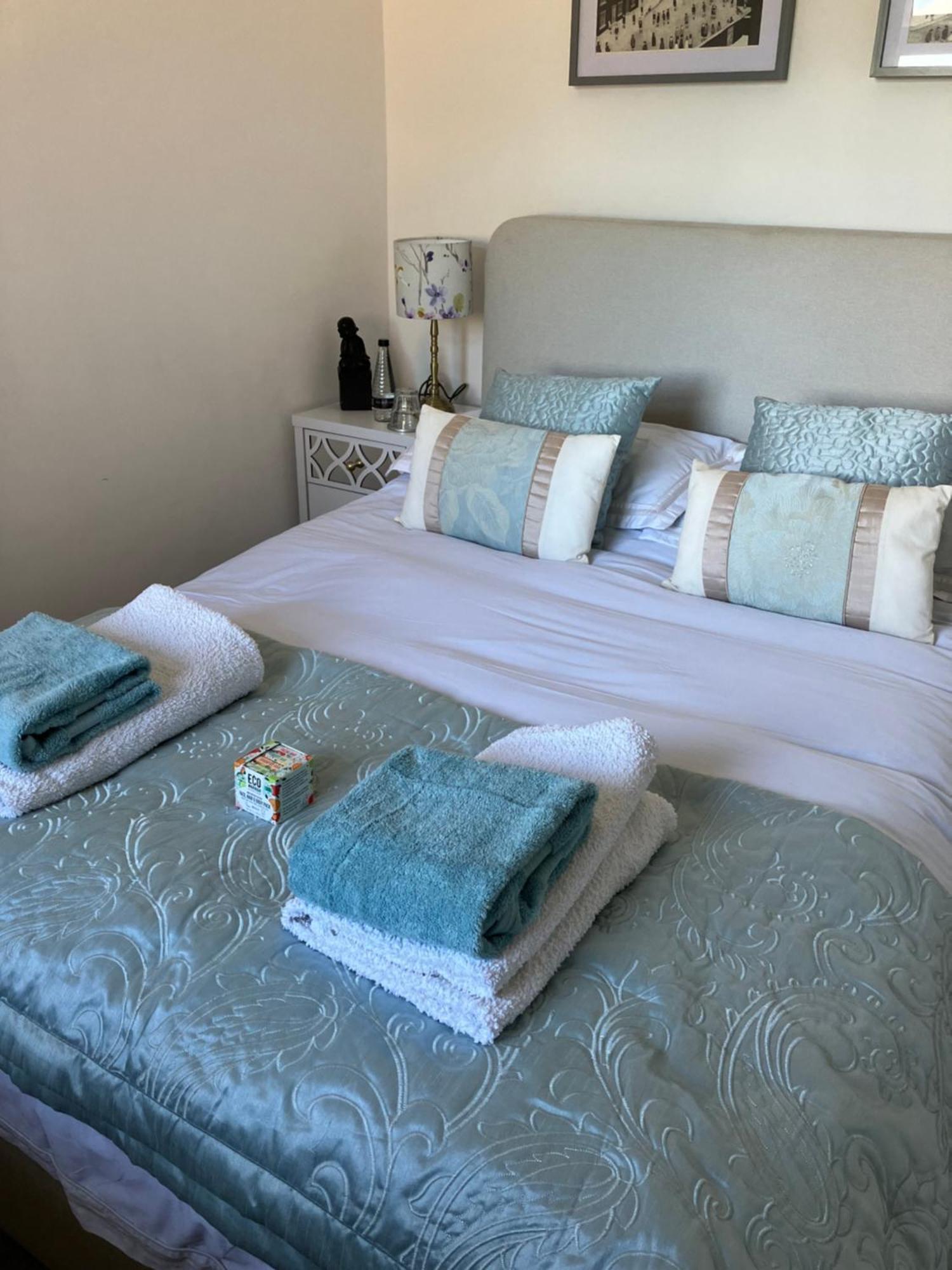 Our Beautifully Renovated Home Чичестър Екстериор снимка